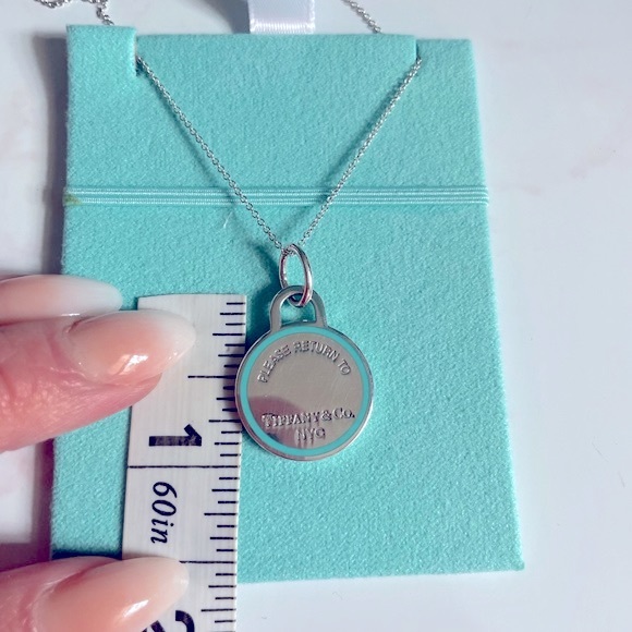 ❗️SOLD❗️Tiffany & Co. blue enamel round tag necklace - Picture 5 of 5